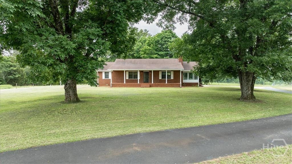 Photo of 463 Arnoldsville Road, Winterville, GA 30683 (MLS # CL358894)