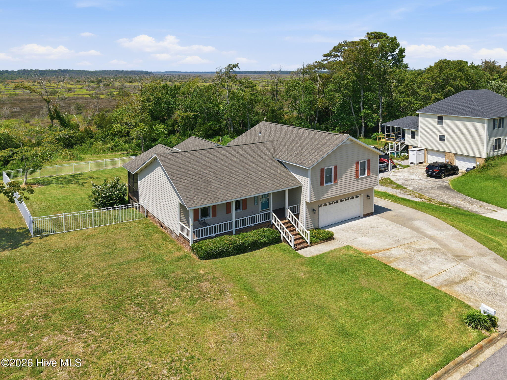 907 Oak Drive