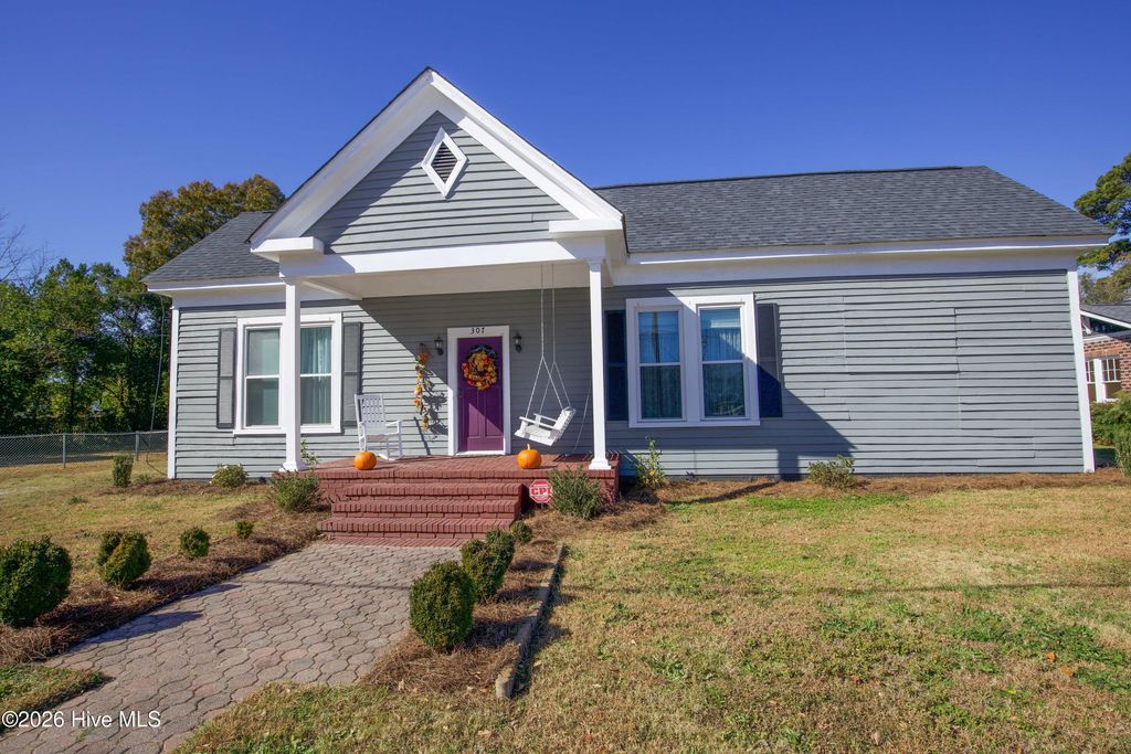 Photo of 307 N Green Street, Parkton, NC 28371 (MLS # 100547387)