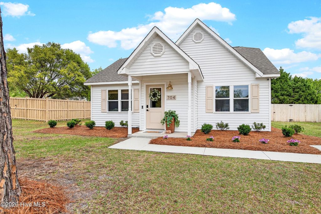 Photo of 704 Autumn Leaves Court, Wilmington, NC 28411 (MLS # 100566396)