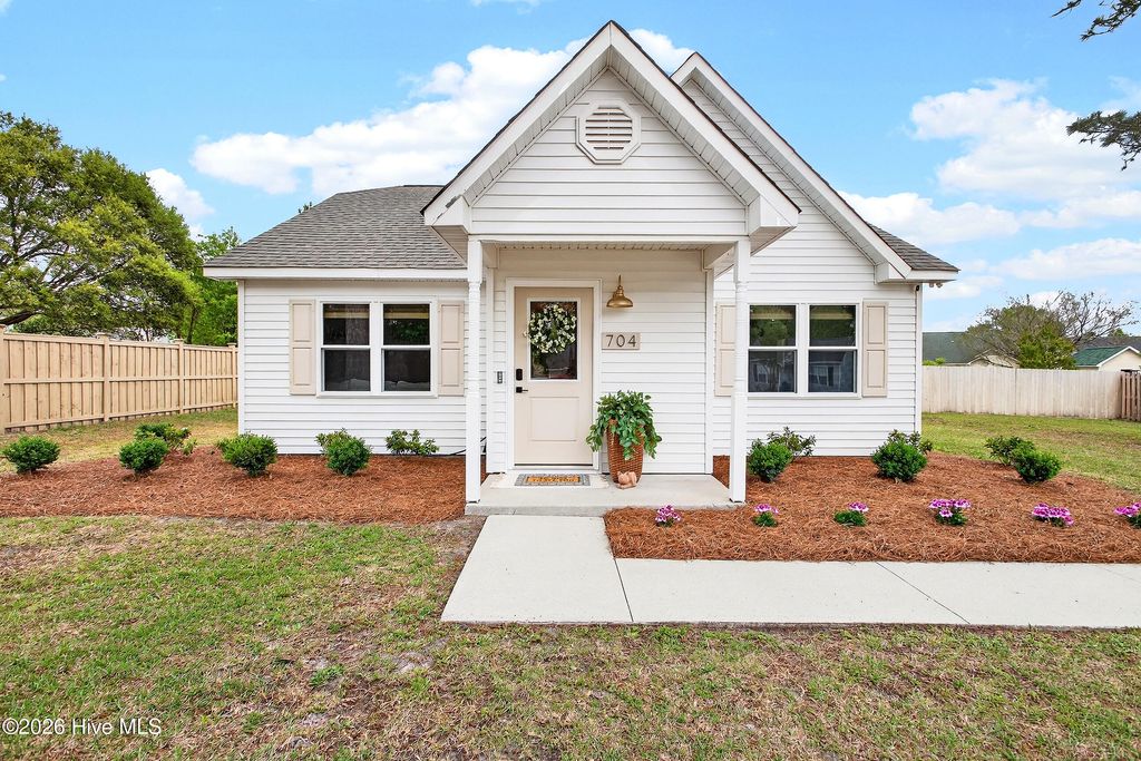 Photo of 704 Autumn Leaves Court, Wilmington, NC 28411 (MLS # 100566396)