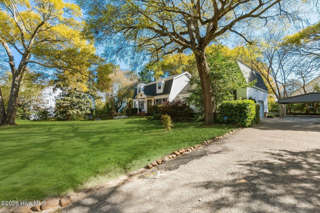 Photo of 428 Holly Street, Emerald Isle, NC 28594 (MLS # 100566494)