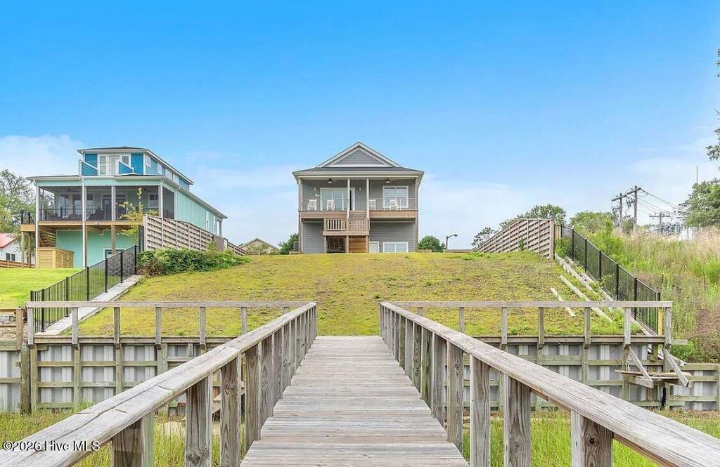 Photo of 602 E Yacht Drive, Oak Island, NC 28465 (MLS # 100567556)