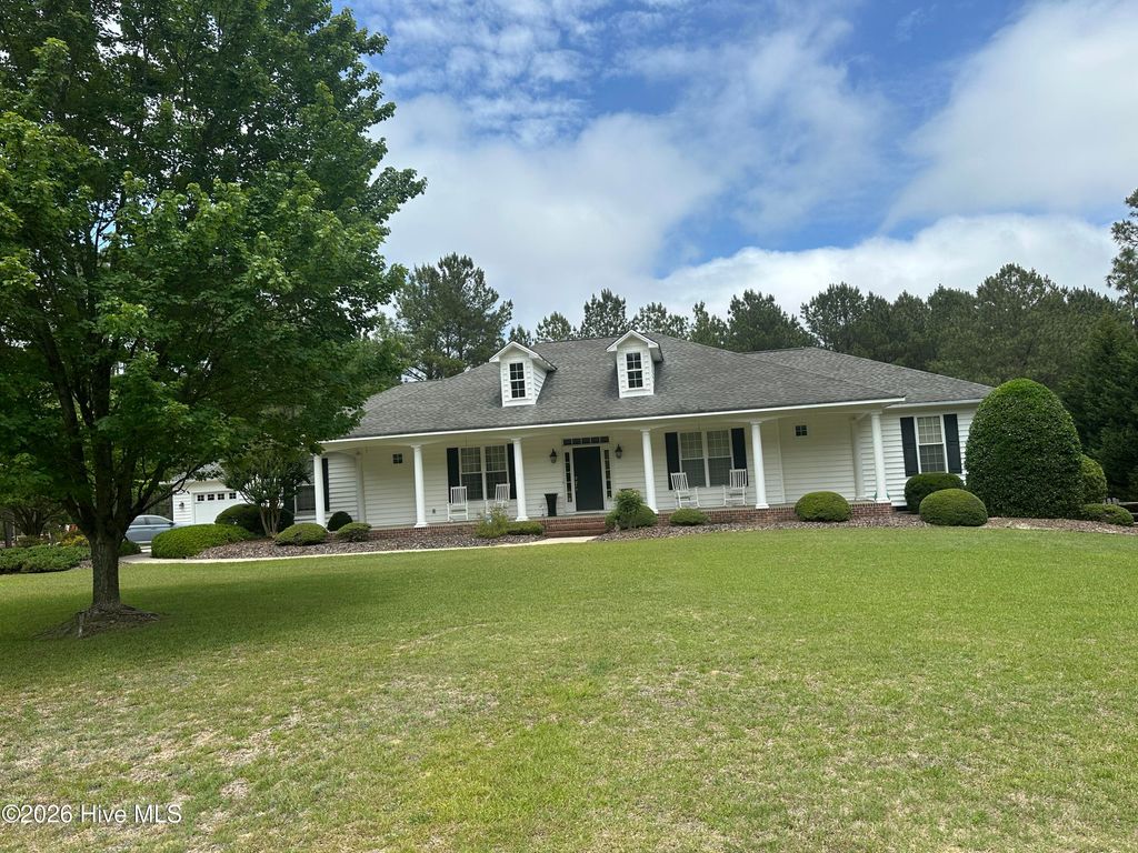 Photo of 139 Broken Ridge Trail, West End, NC 27376 (MLS # 100576516)