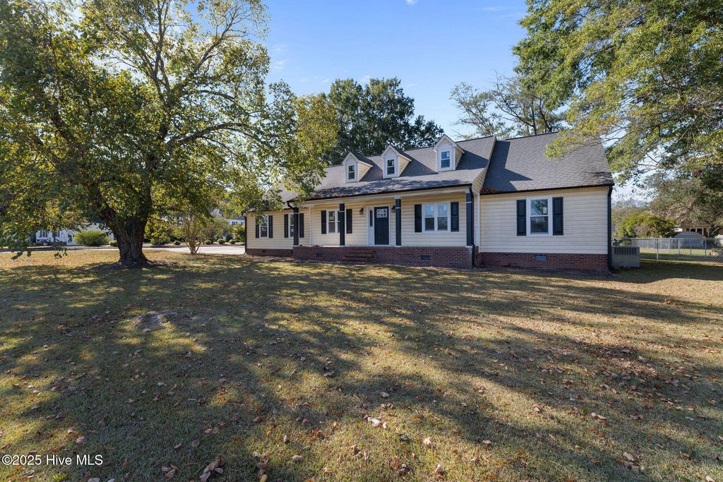 Photo of 1847 N Nc 111 Highway N, Goldsboro, NC 27530 (MLS # 100536802)