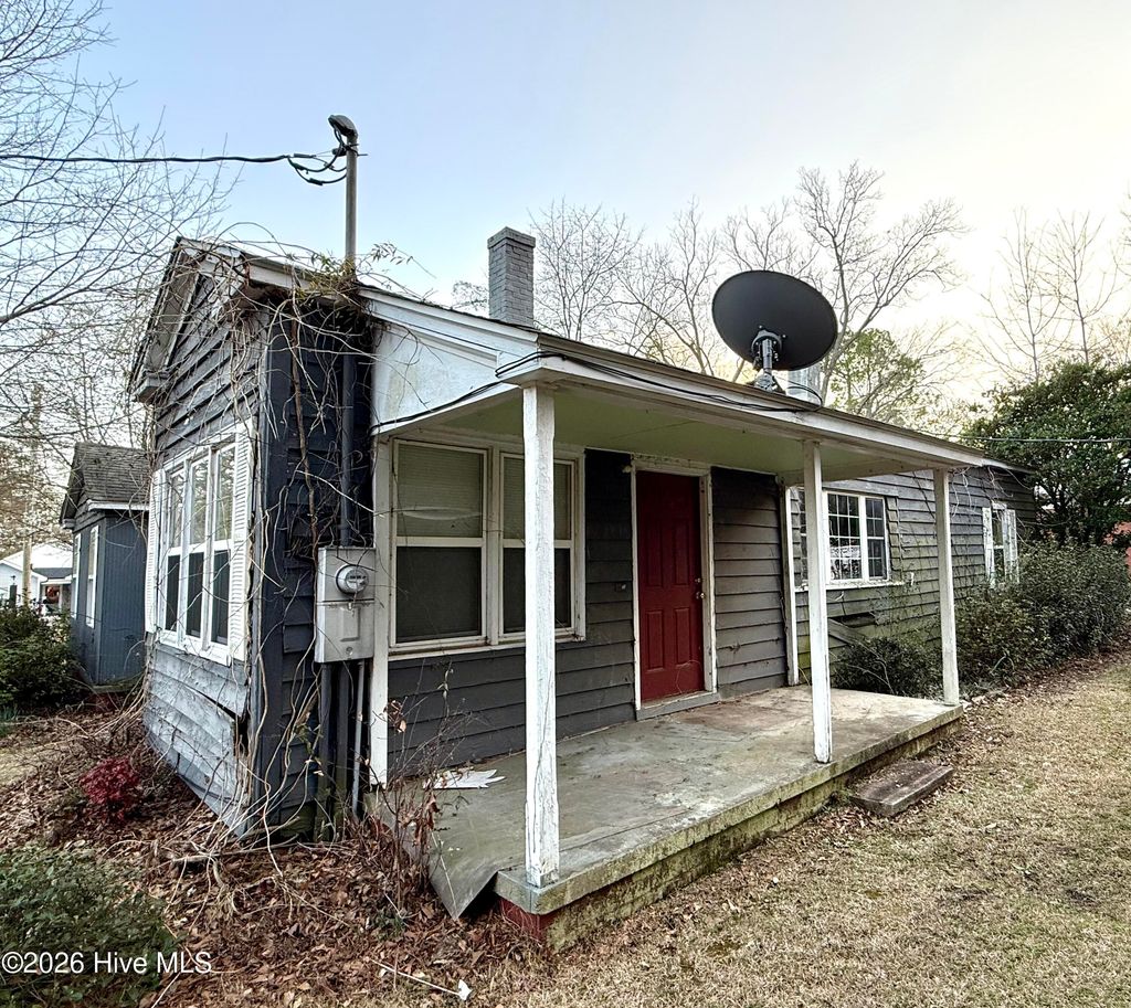 Photo of 309 E Roseboro Street, Roseboro, NC 28382 (MLS # 100561882)