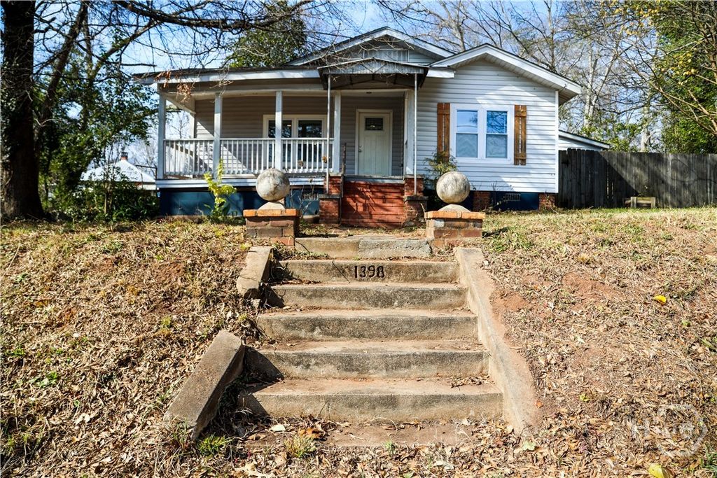 Photo of 1398 W Hancock Avenue W, Athens, GA 30606 (MLS # CL349823)