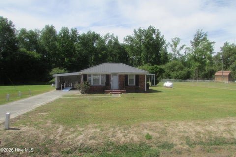 Homes For Sale - 186 Rainbow Road<br/> Warsaw, NC 28398