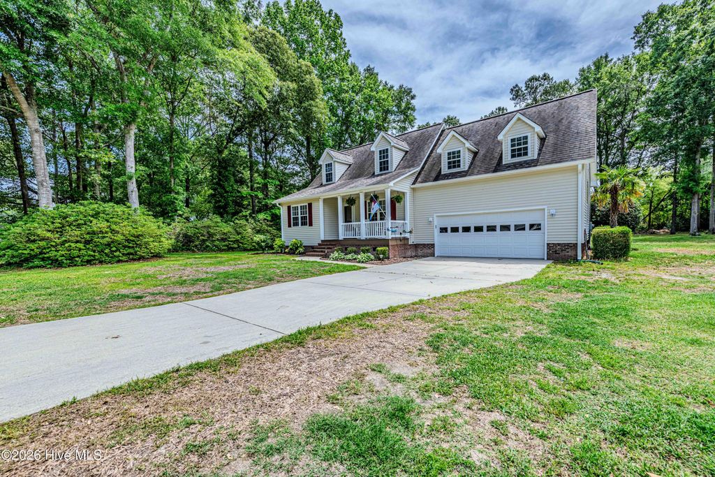 Photo of 548 Deer Run Road, New Bern, NC 28562 (MLS # 100574311)