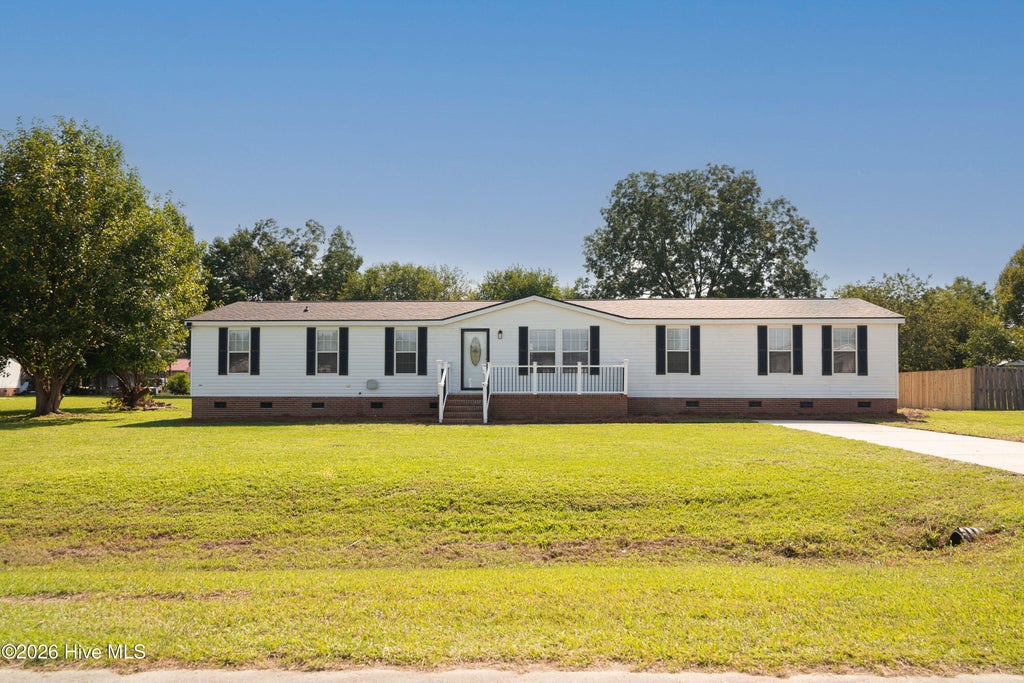 Photo of 108 Wildcat Court, Richlands, NC 28574 (MLS # 100603157)