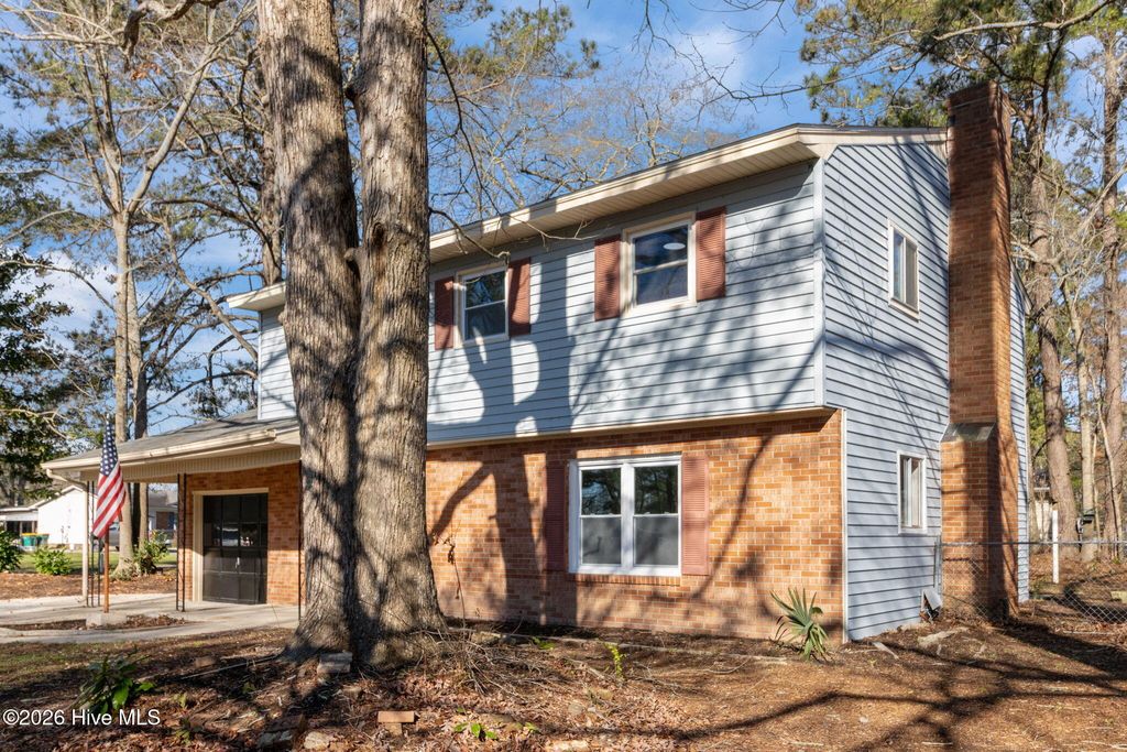 Photo of 214 Kerry Court, Jacksonville, NC 28546 (MLS # 100560712)