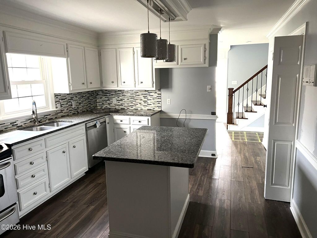 Photo of 214 E Raintree Lane, Goldsboro, NC 27534 (MLS # 100555709)