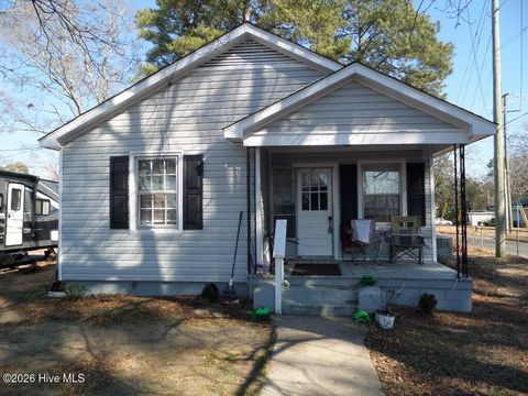Homes For Sale - 701 Hardee Road<br/> Lenoir County, Kinston, NC 28504