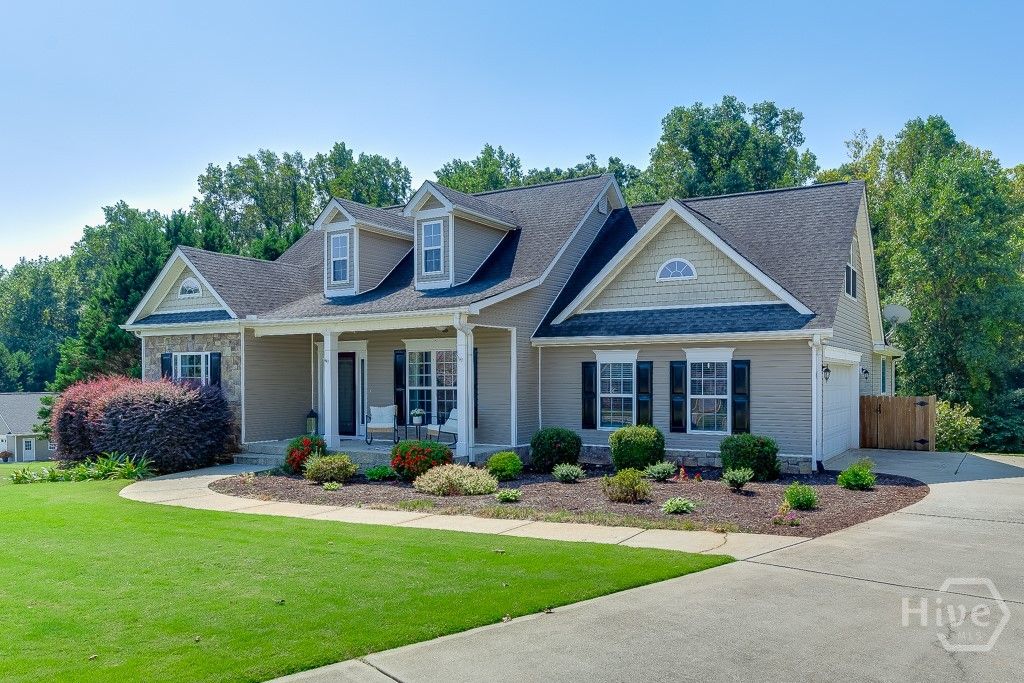 Photo of 131 Wood Cove, Jefferson, GA 30549 (MLS # CL355370)