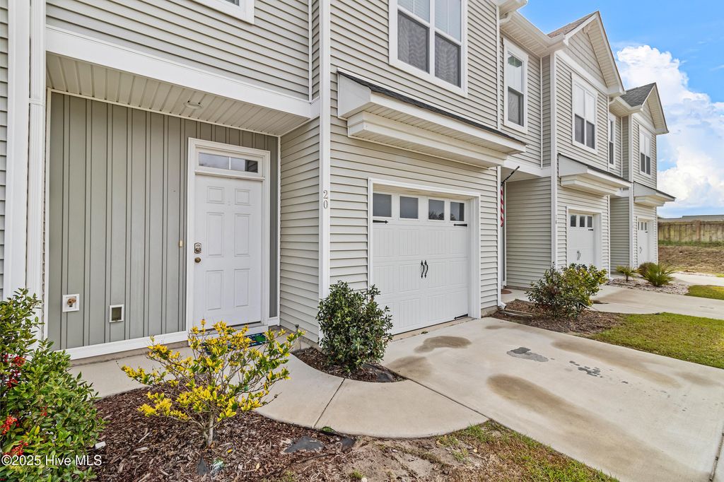 Photo of 20 Aspen Road, Hampstead, NC 28443 (MLS # 100523378)