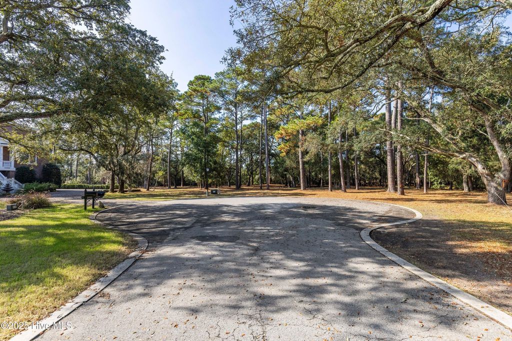 Photo of 4002 Barnes Bluff Drive SE, Southport, NC 28461 (MLS # 100543238)