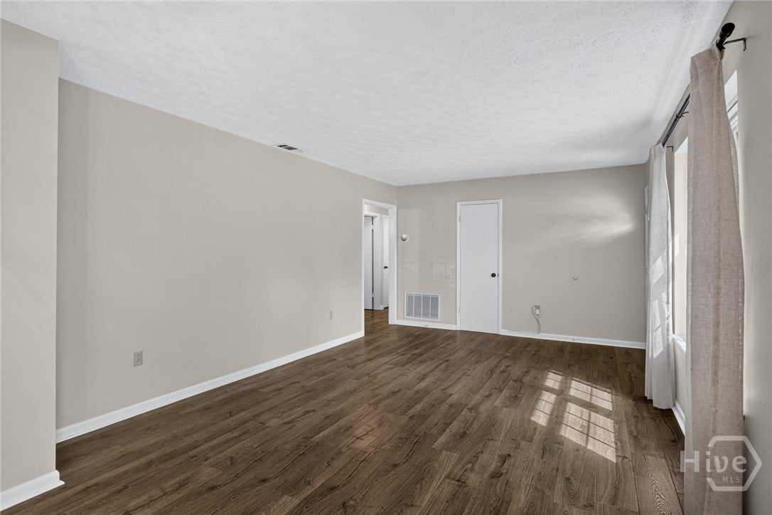 106 Greenbriar Drive