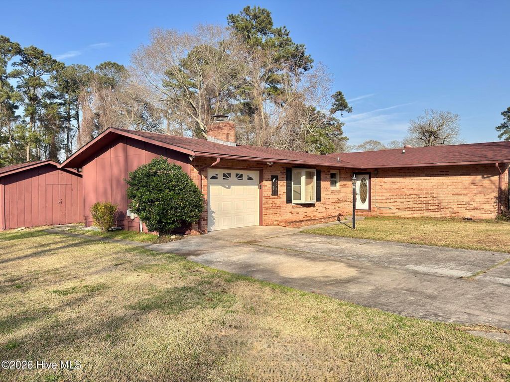 Photo of 204 Walnut Creek Road, Jacksonville, NC 28546 (MLS # 100561695)