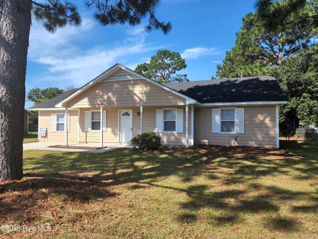 Photo of 602 Sand Ridge Road, Hubert, NC 28539 (MLS # 100584910)
