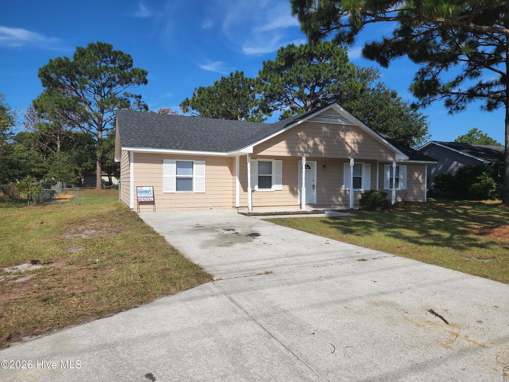 Photo of 602 Sand Ridge Road, Hubert, NC 28539 (MLS # 100584910)