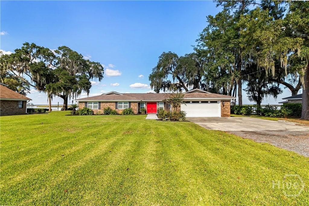 Photo of 30 Williamson Drive, Richmond Hill, GA 31324 (MLS # SA366625)