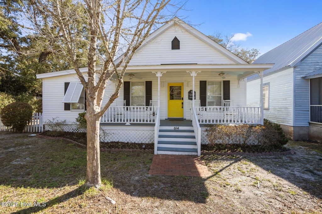 Photo of 614 N Atlantic Avenue, Southport, NC 28461 (MLS # 100560514)