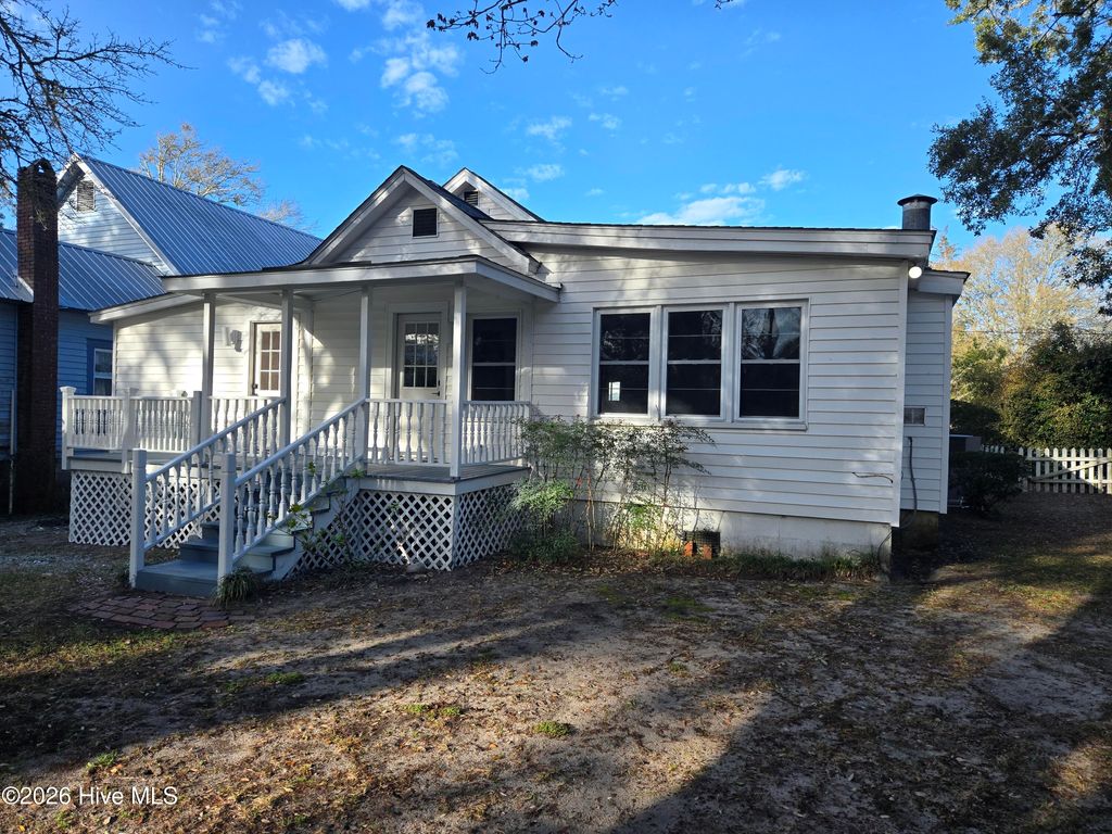 Photo of 614 N Atlantic Avenue, Southport, NC 28461 (MLS # 100560514)