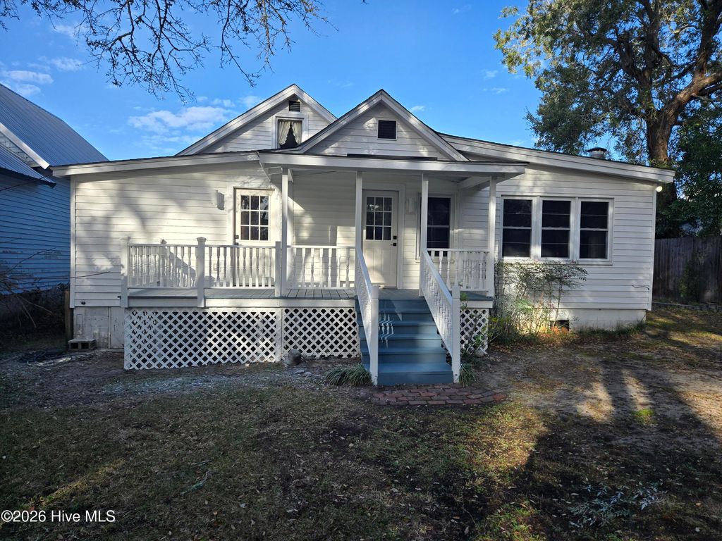 Photo of 614 N Atlantic Avenue, Southport, NC 28461 (MLS # 100560514)