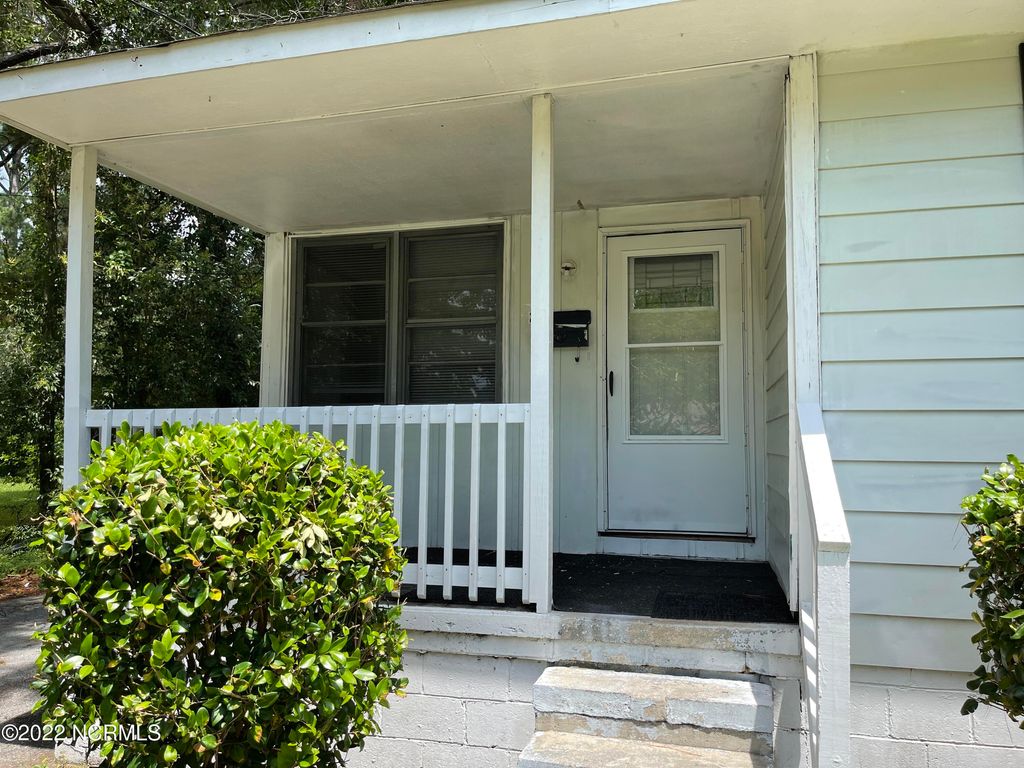 Photo of 206 York Street, Jacksonville, NC 28540 (MLS # 100556845)