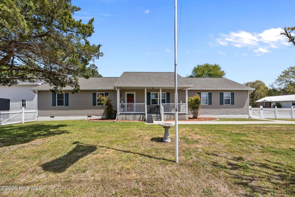 Photo of 722 Chatham Street, Newport, NC 28570 (MLS # 100565901)