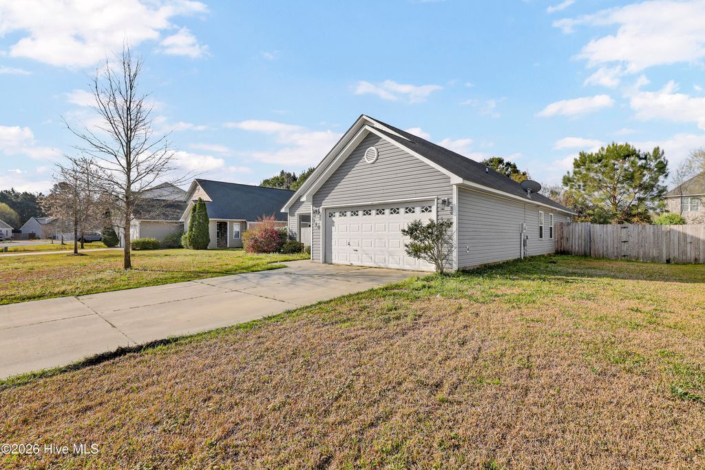 Photo of 710 Savannah Drive, Jacksonville, NC 28546 (MLS # 100563048)