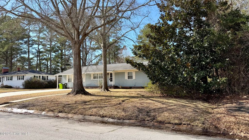 Photo of 1113 Cherry Tree Drive, New Bern, NC 28562 (MLS # 100558557)