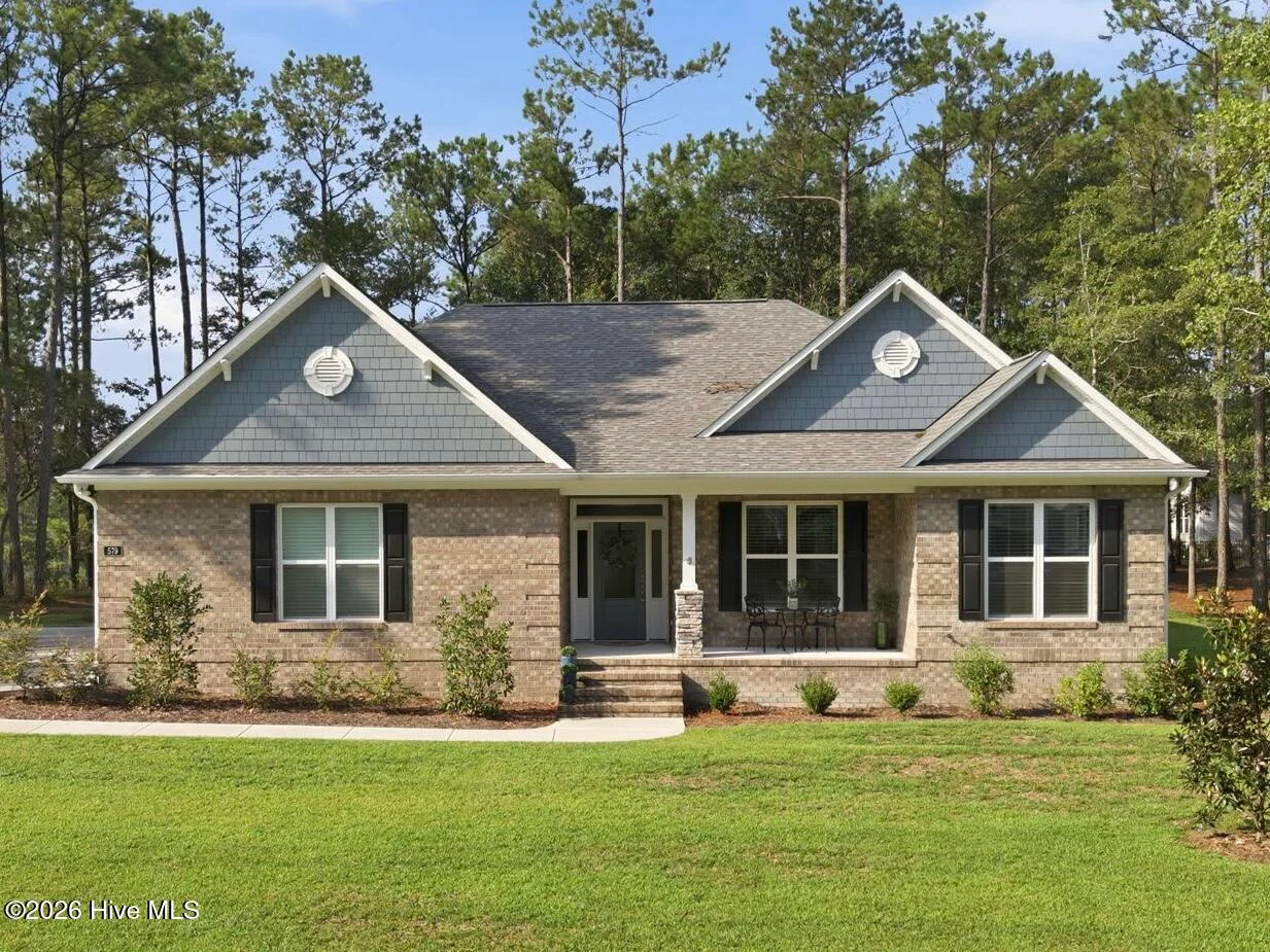 579 Hearthside Drive SE