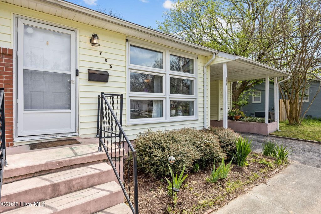 Photo of 706 Vernon Drive, Jacksonville, NC 28540 (MLS # 100563100)