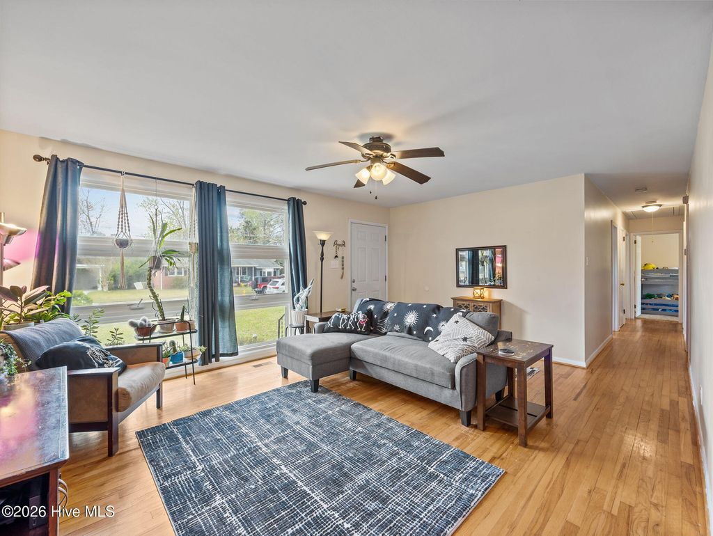 Photo of 706 Vernon Drive, Jacksonville, NC 28540 (MLS # 100563100)