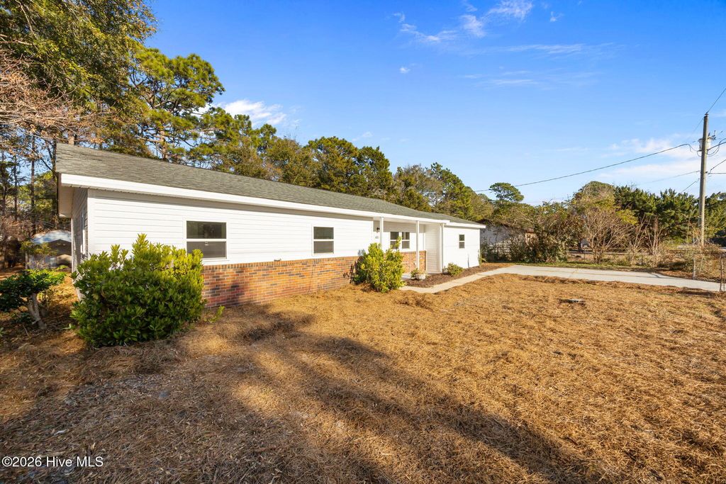 Photo of 322 Lancaster Road, Wilmington, NC 28409 (MLS # 100548190)