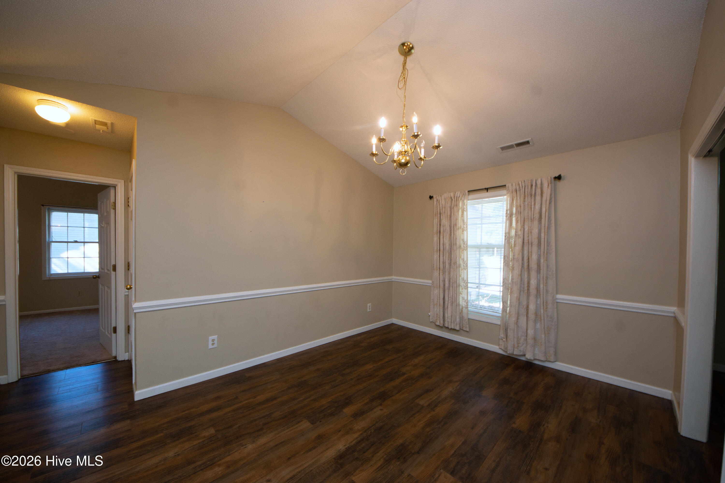 186 Raintree Circle