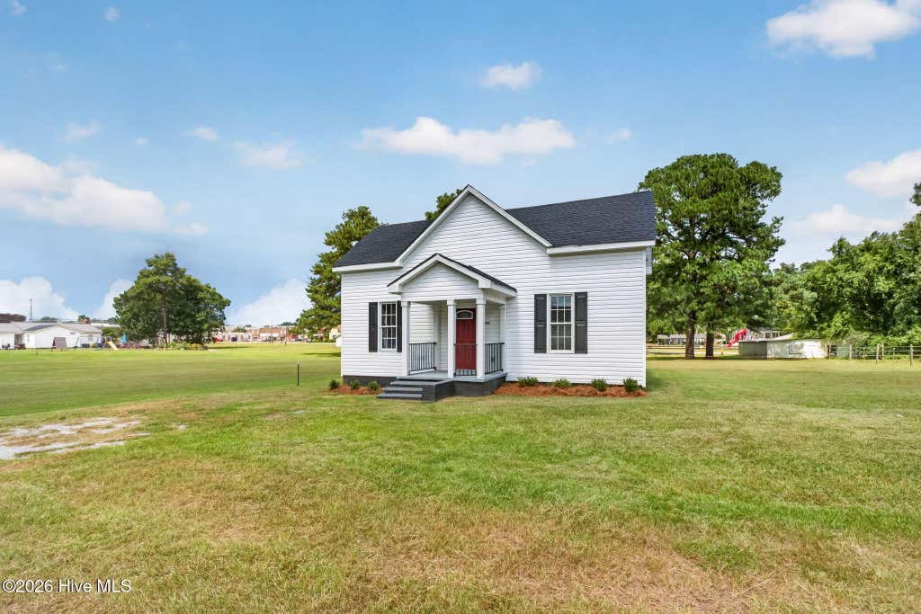 Photo of 305 E Harnett Street, Benson, NC 27504 (MLS # 100598539)