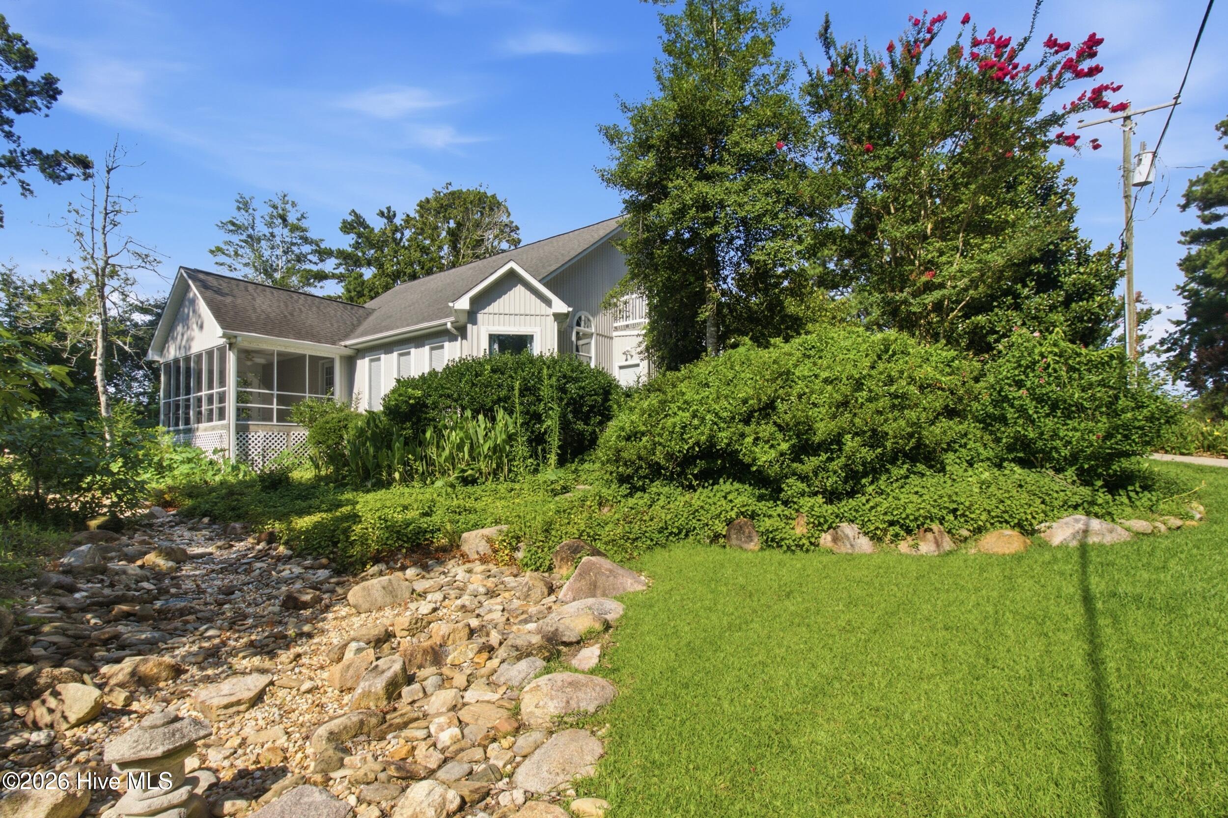 209 E Palmer Drive