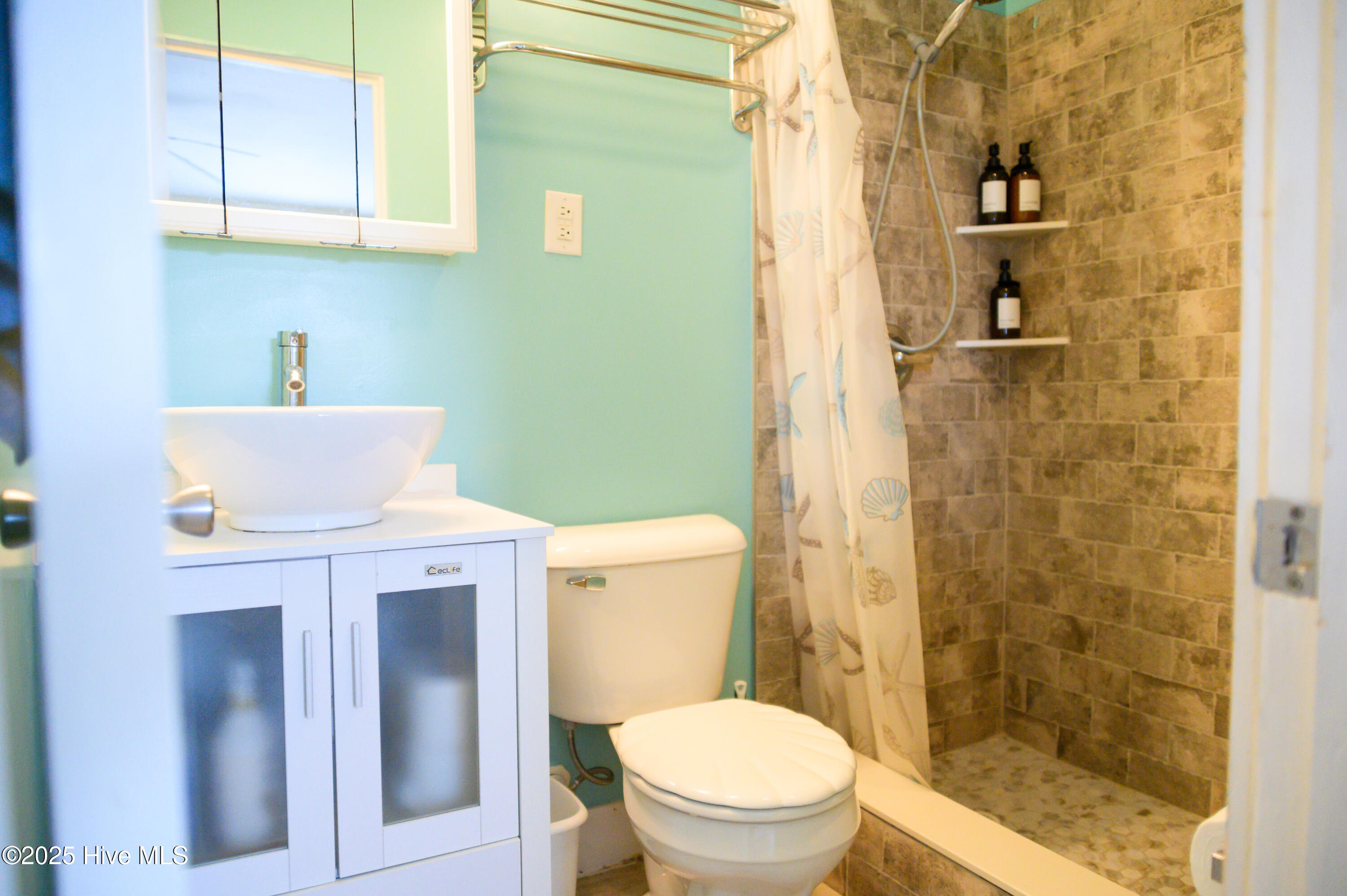 201 Henderson Boulevard 1