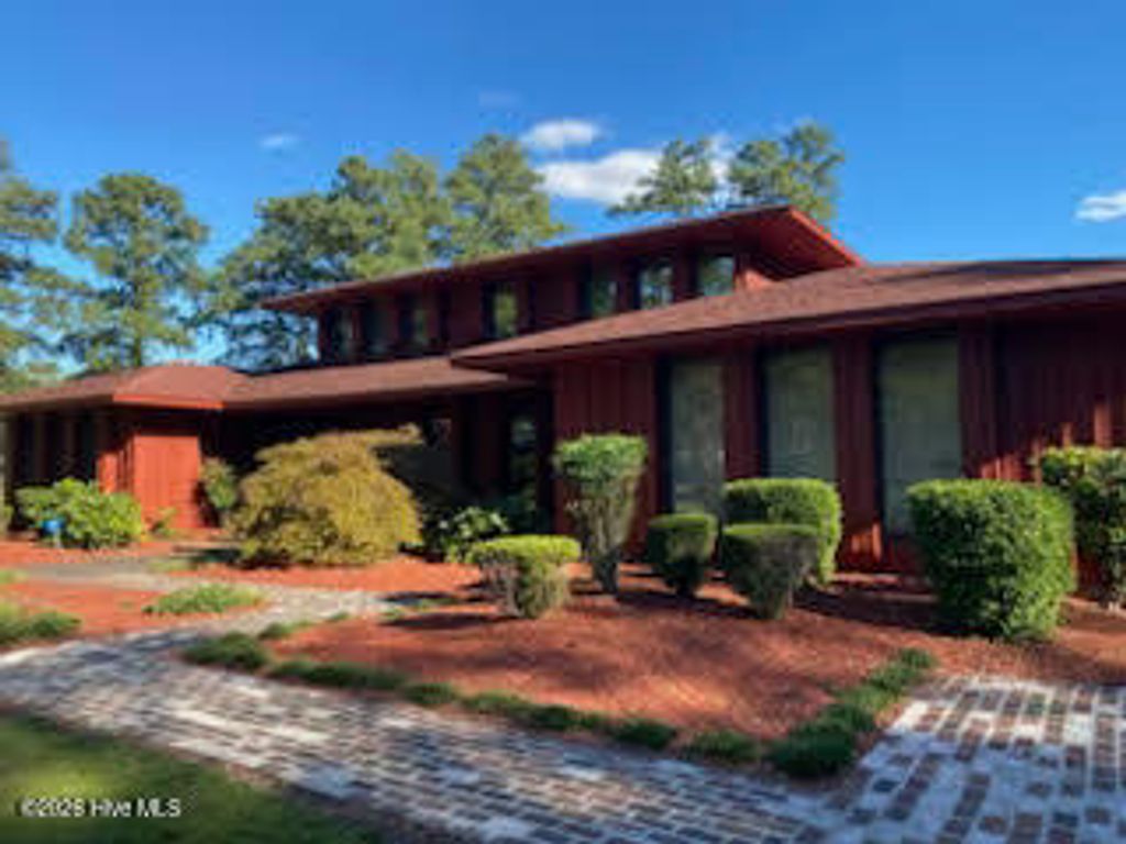 Photo of 201 Country Club Drive, Elizabeth City, NC 27909 (MLS # 100572429)