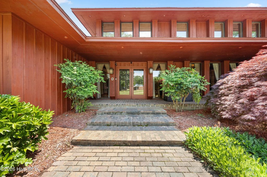 Photo of 201 Country Club Drive, Elizabeth City, NC 27909 (MLS # 100572429)