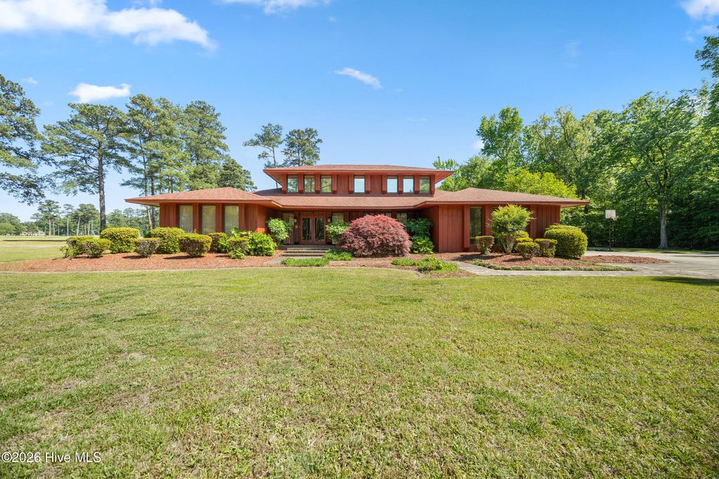 Photo of 201 Country Club Drive, Elizabeth City, NC 27909 (MLS # 100572429)