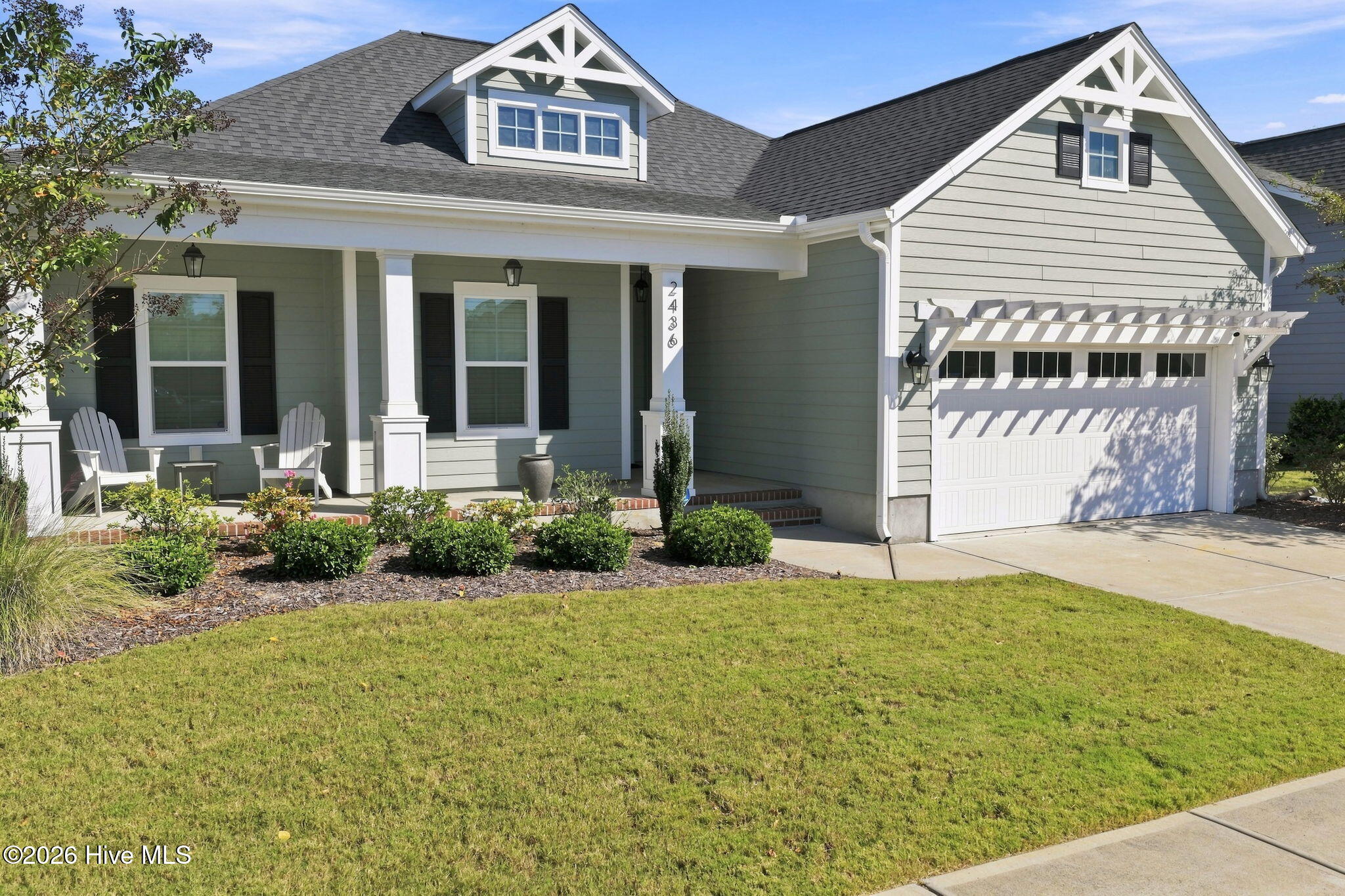 2436 Lakeside Circle