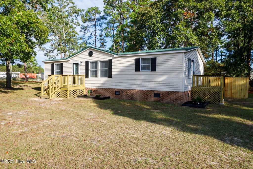 Photo of 212 Heflin Road, Aberdeen, NC 28315 (MLS # 100534336)