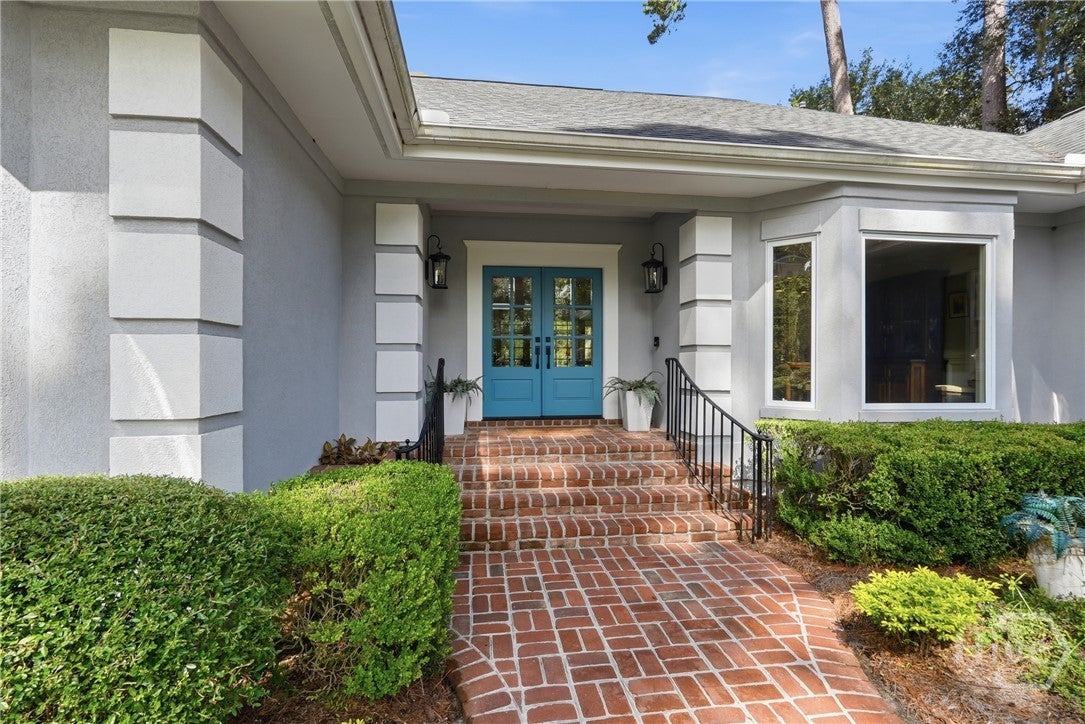 4 Moonglade Lane