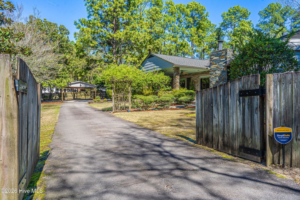 Photo of 250 Country Club Circle, Southern Pines, NC 28387 (MLS # 100558457)