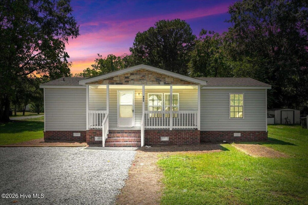 Photo of 208 E Boundary Street, La Grange, NC 28551 (MLS # 100601925)