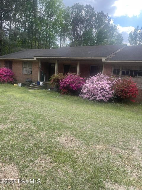 Homes For Sale - 1311 Bill Town Road<br/> Rose Hill, NC 28458