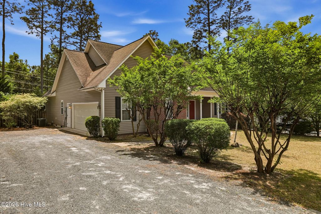 Photo of 6 Moore Drive, Pinehurst, NC 28374 (MLS # 100571060)